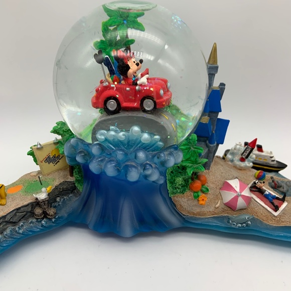 RARE Disney Mickey & Minnie 'Good Old Summertime' Musical Snowglobe' - Picture 6 of 17